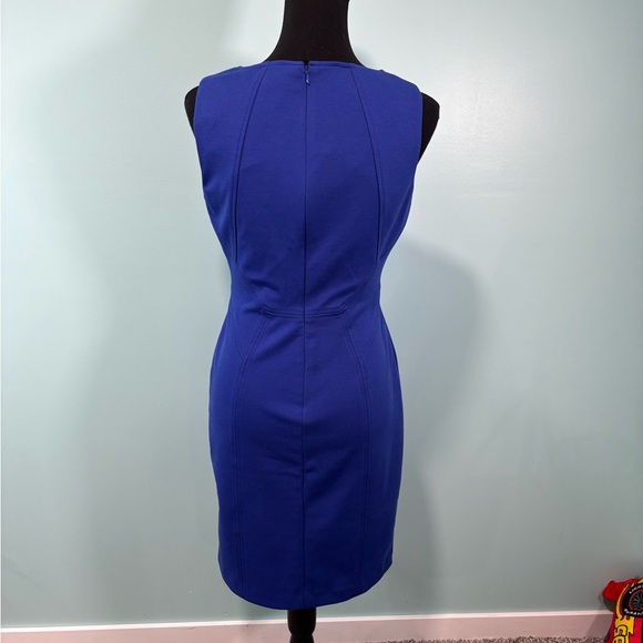 IVANKA TRUMP ROYAL BLUE SLEEVELESS DRESS Size
Lot K - Picture 2 of 7